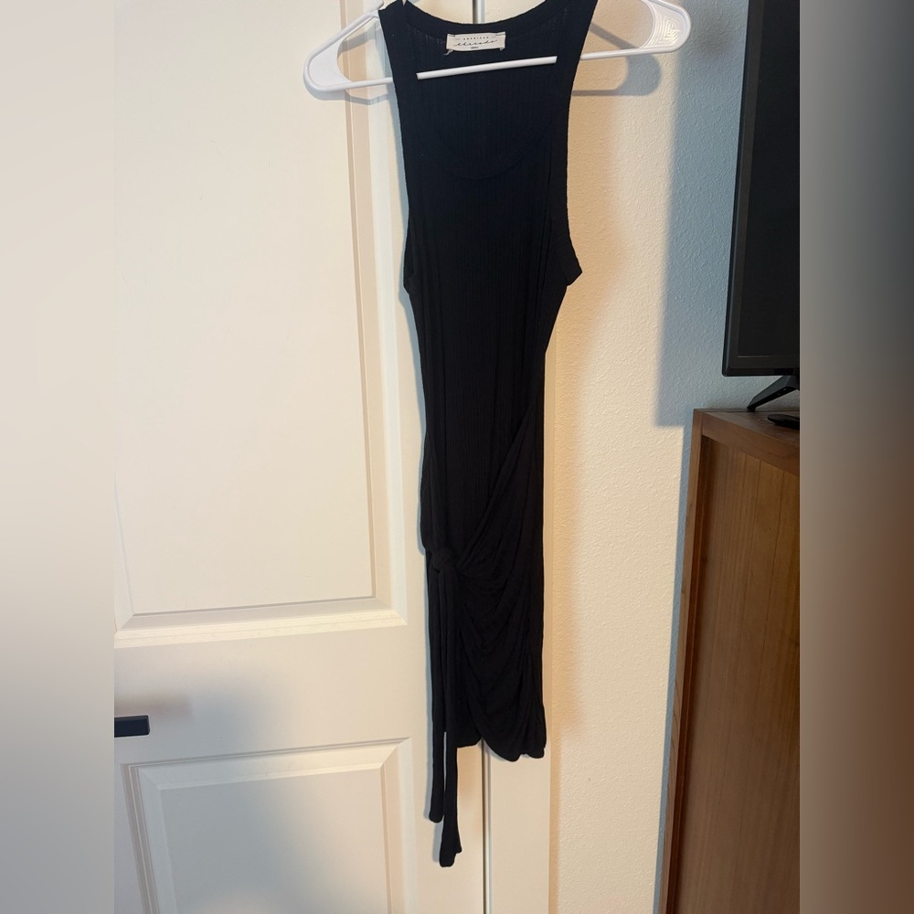 Black Sleeveless Dress
